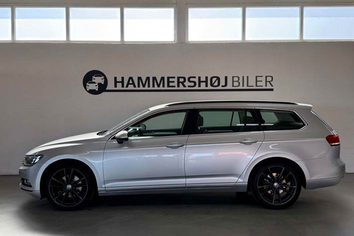 Sølv VW Passat fra 2016