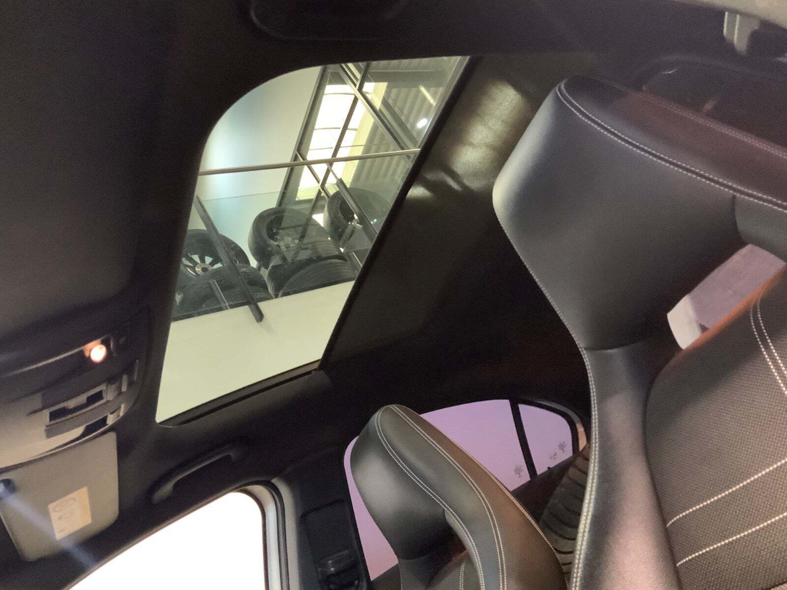 Hvid Mercedes A200 fra 2015