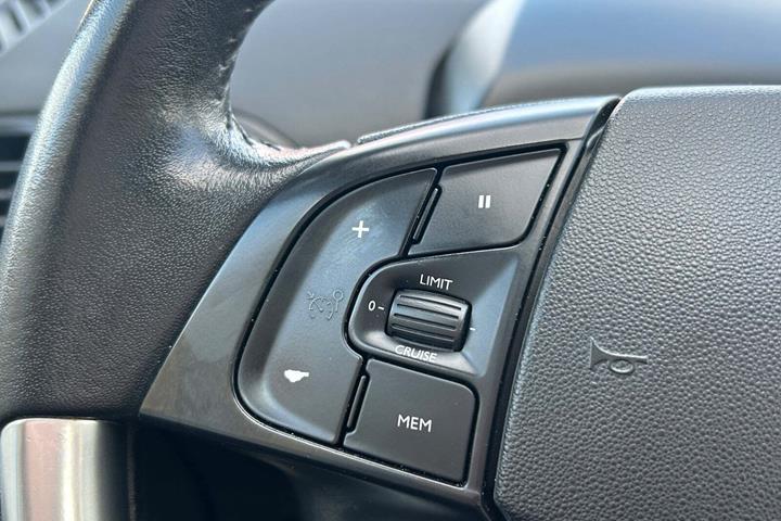 Grå Citroën Grand C4 Picasso fra 2017