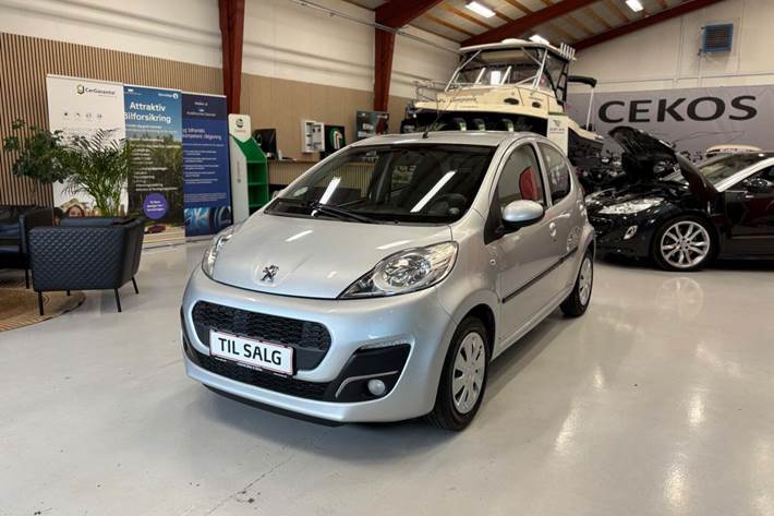 Sølv Peugeot 107 fra 2013