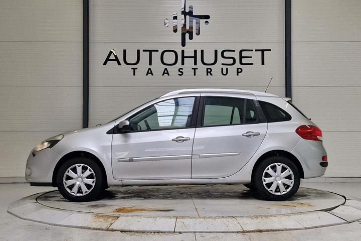 Sølv Renault Clio III fra 2012