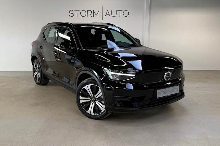 Sort Volvo XC40 fra 2023
