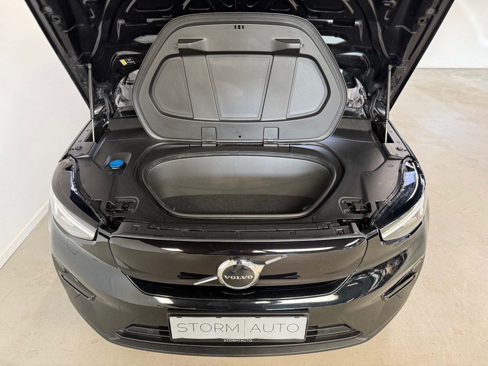 Sort Volvo XC40 fra 2023