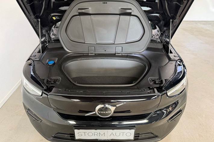 Sort Volvo XC40 fra 2023