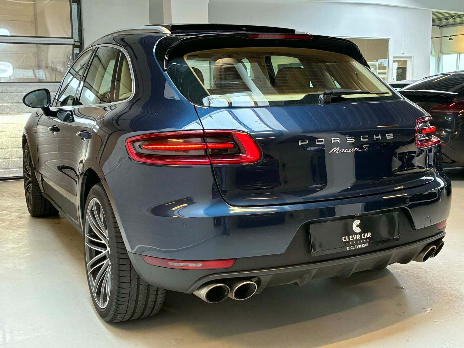 Blå Porsche Macan S fra 2015