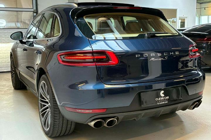 Blå Porsche Macan S fra 2015