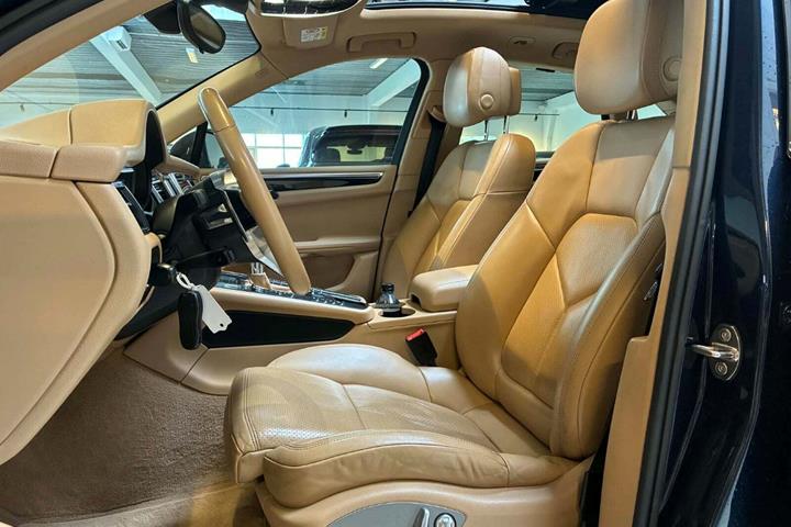 Blå Porsche Macan S fra 2015