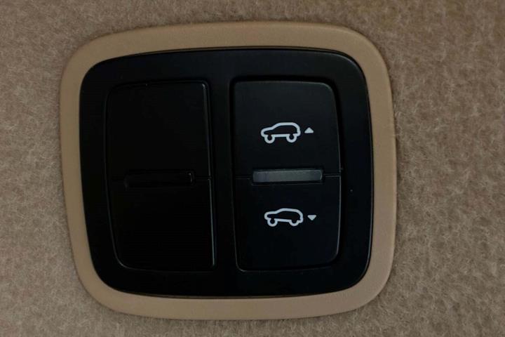 Blå Porsche Macan S fra 2015