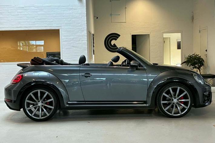 Grå VW The Beetle fra 2018