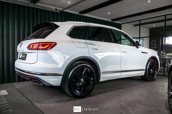 Hvid VW Touareg fra 2018