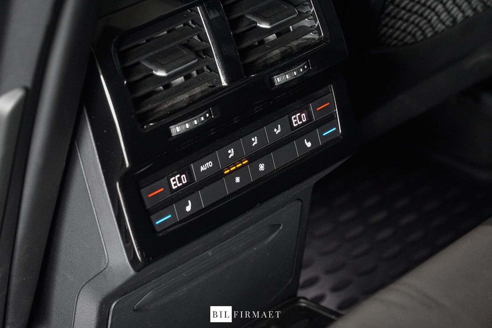 Hvid VW Touareg fra 2018