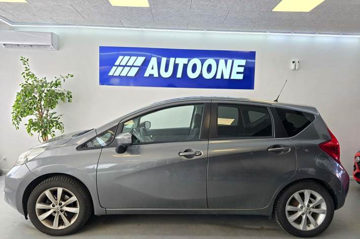 Grå Nissan Note fra 2014