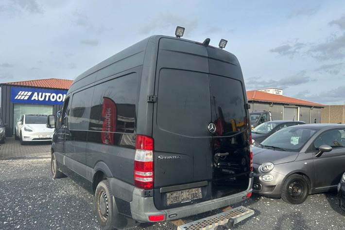 Sort Mercedes Sprinter 216 fra 2012