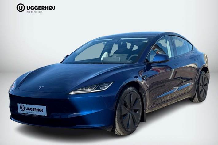 Blå Tesla Model 3 fra 2024