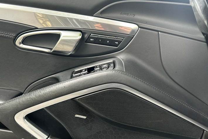 Sort Porsche Boxster S fra 2014