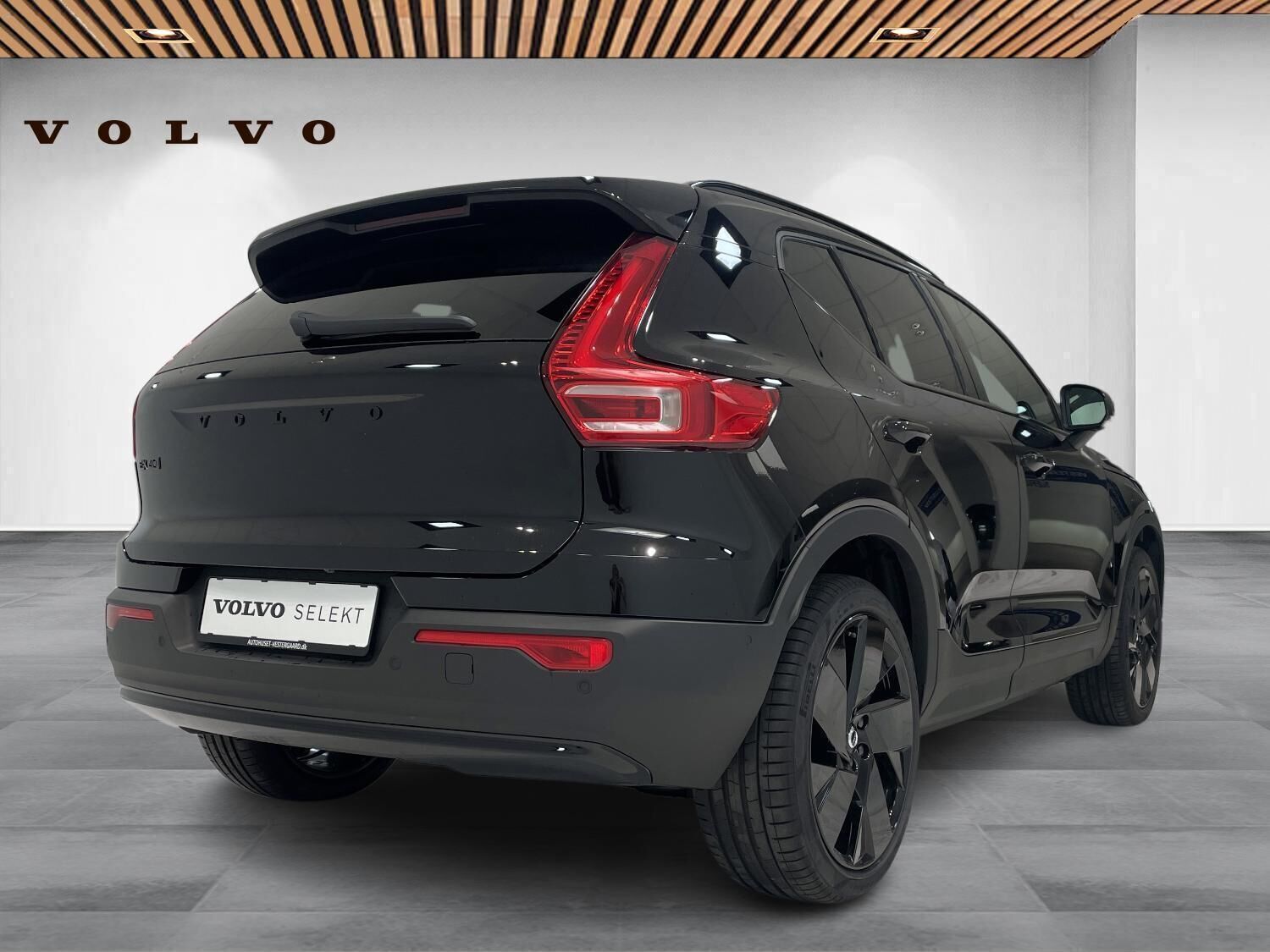 Volvo EX40 Extended Range Black Edition