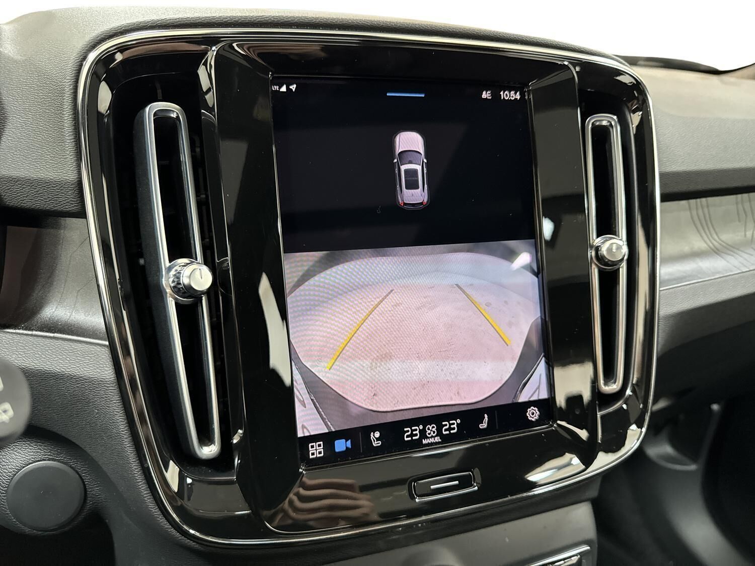 Sort Volvo EX40 fra 2026