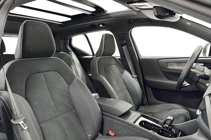 Sort Volvo EX40 fra 2026