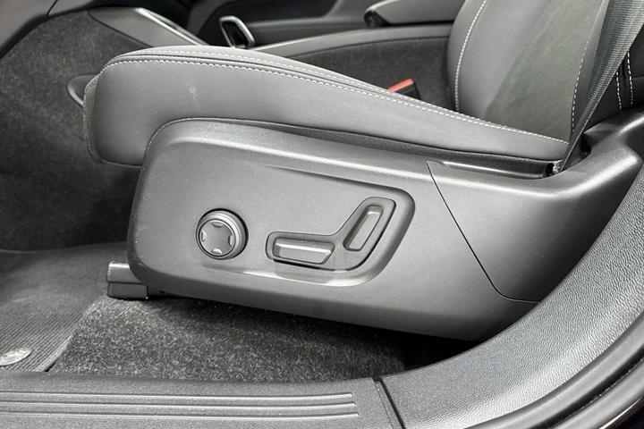 Sort Volvo EX40 fra 2026