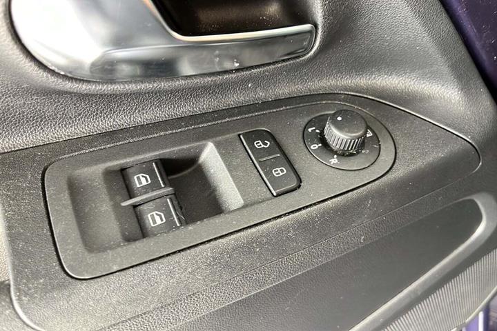 Blå VW UP! fra 2015