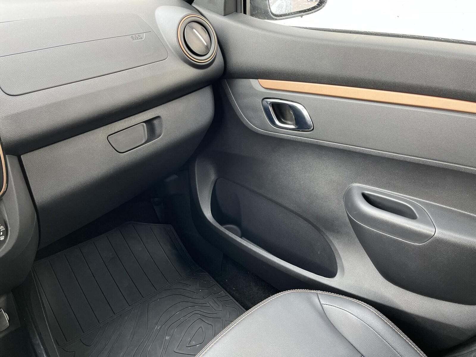 Grå Dacia Spring fra 2023