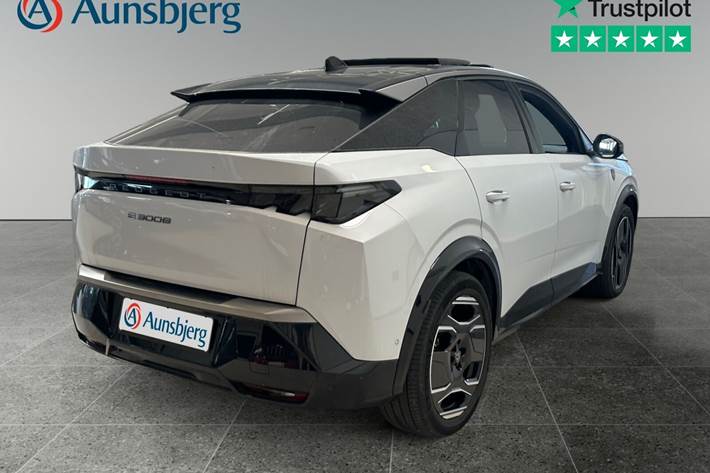 Hvid Peugeot e-3008 fra 2024