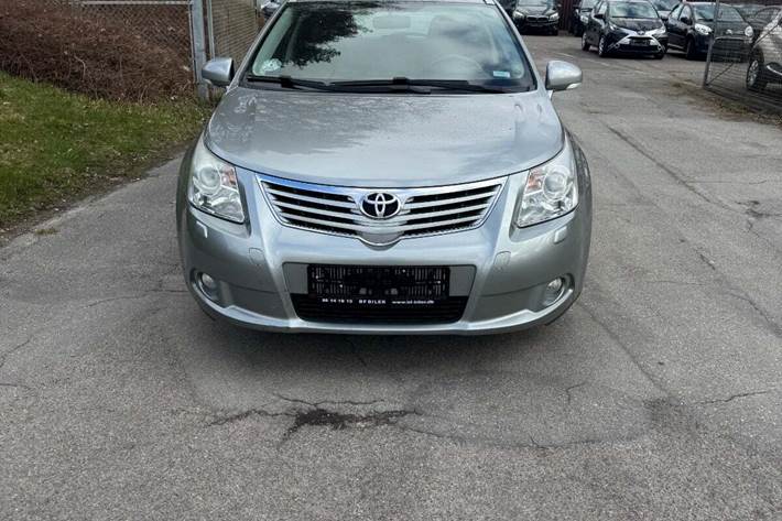 undefined Toyota Avensis fra 2011