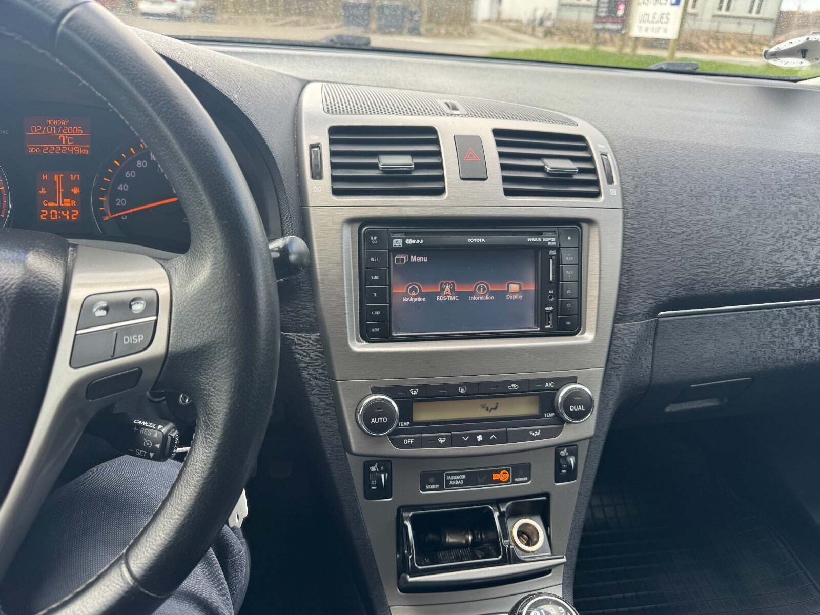 undefined Toyota Avensis fra 2011