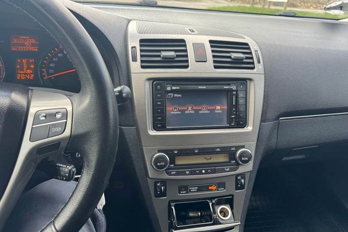 undefined Toyota Avensis fra 2011