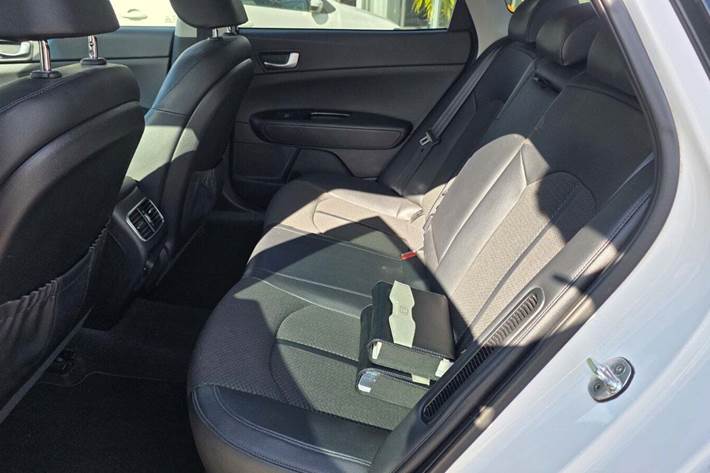 Hvid Kia Optima fra 2017