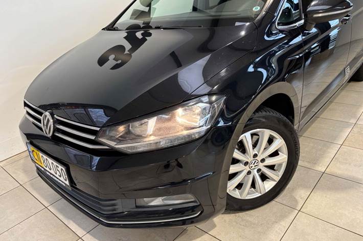Sort VW Touran fra 2017