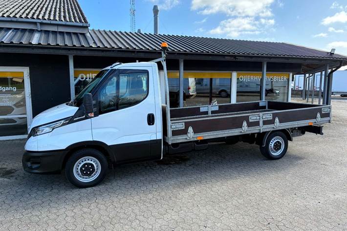 Hvid Iveco Daily fra 2023