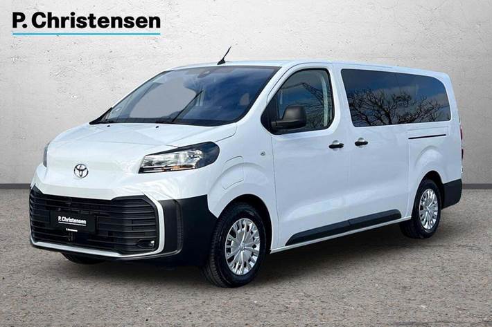 Hvid Toyota Proace Verso fra 2024