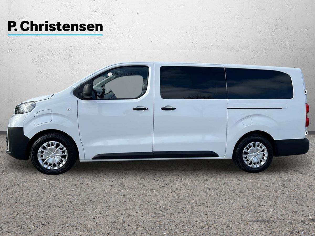 Toyota Proace Verso 75 Long Shuttle