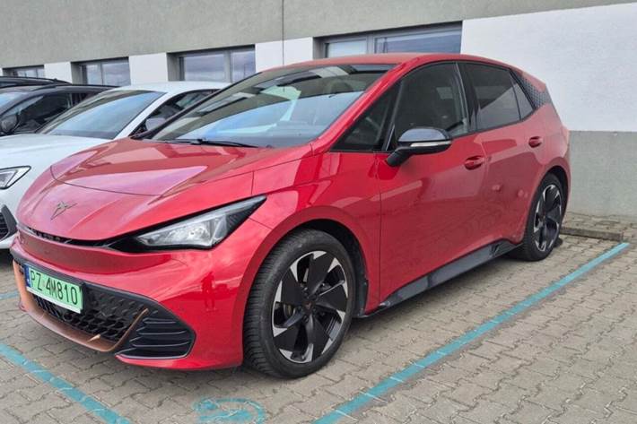 Rød Cupra Born fra 2023