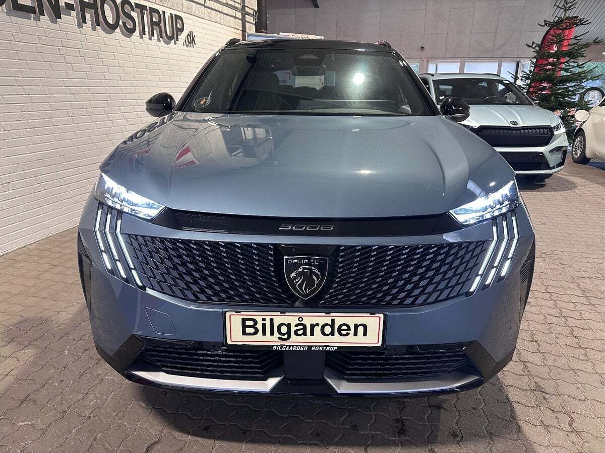 Peugeot e-5008 77 GT 7prs