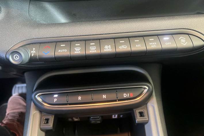 Sort Jeep Avenger fra 2025