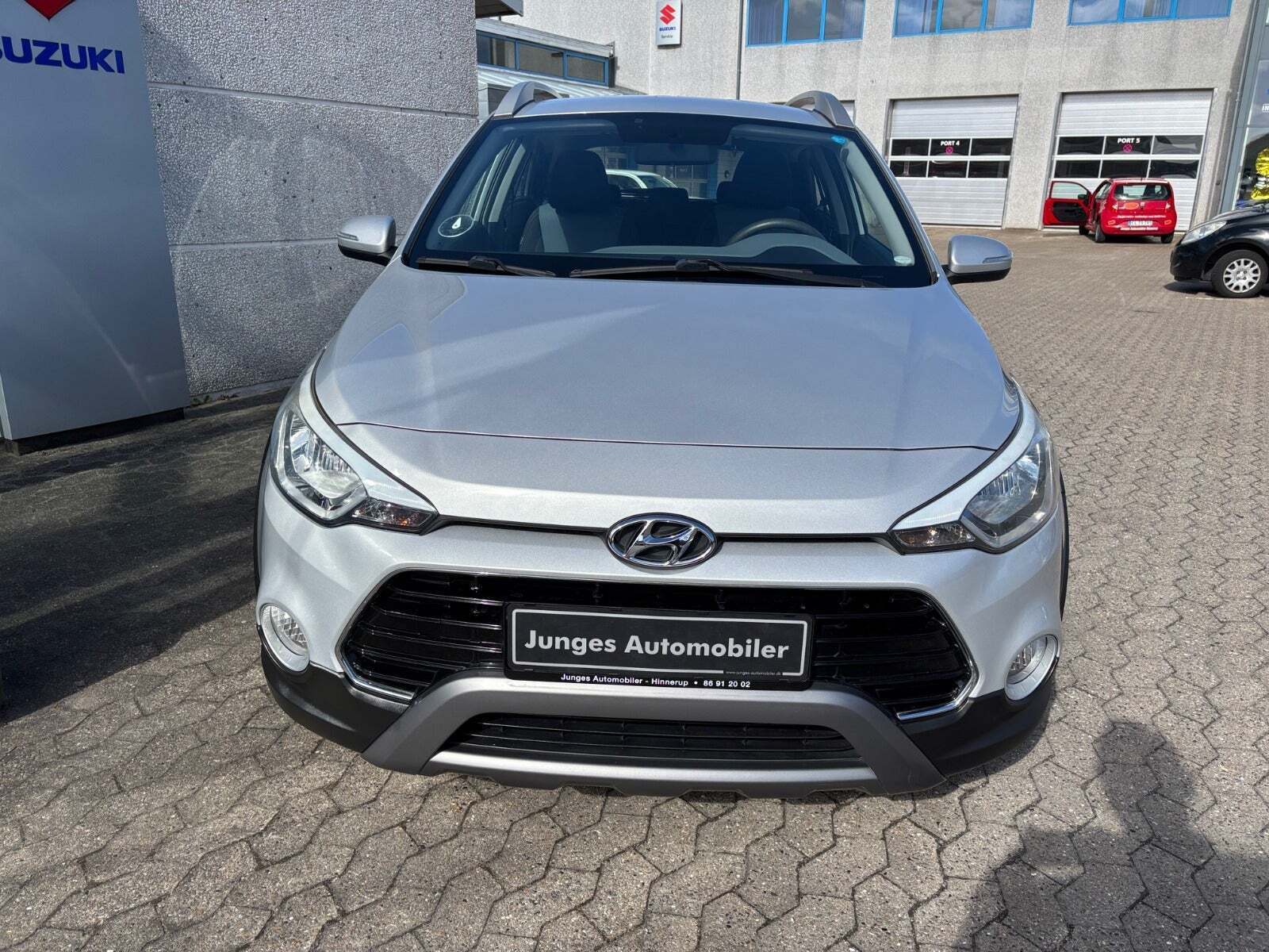Sølv Hyundai i20 Active Cross fra 2016