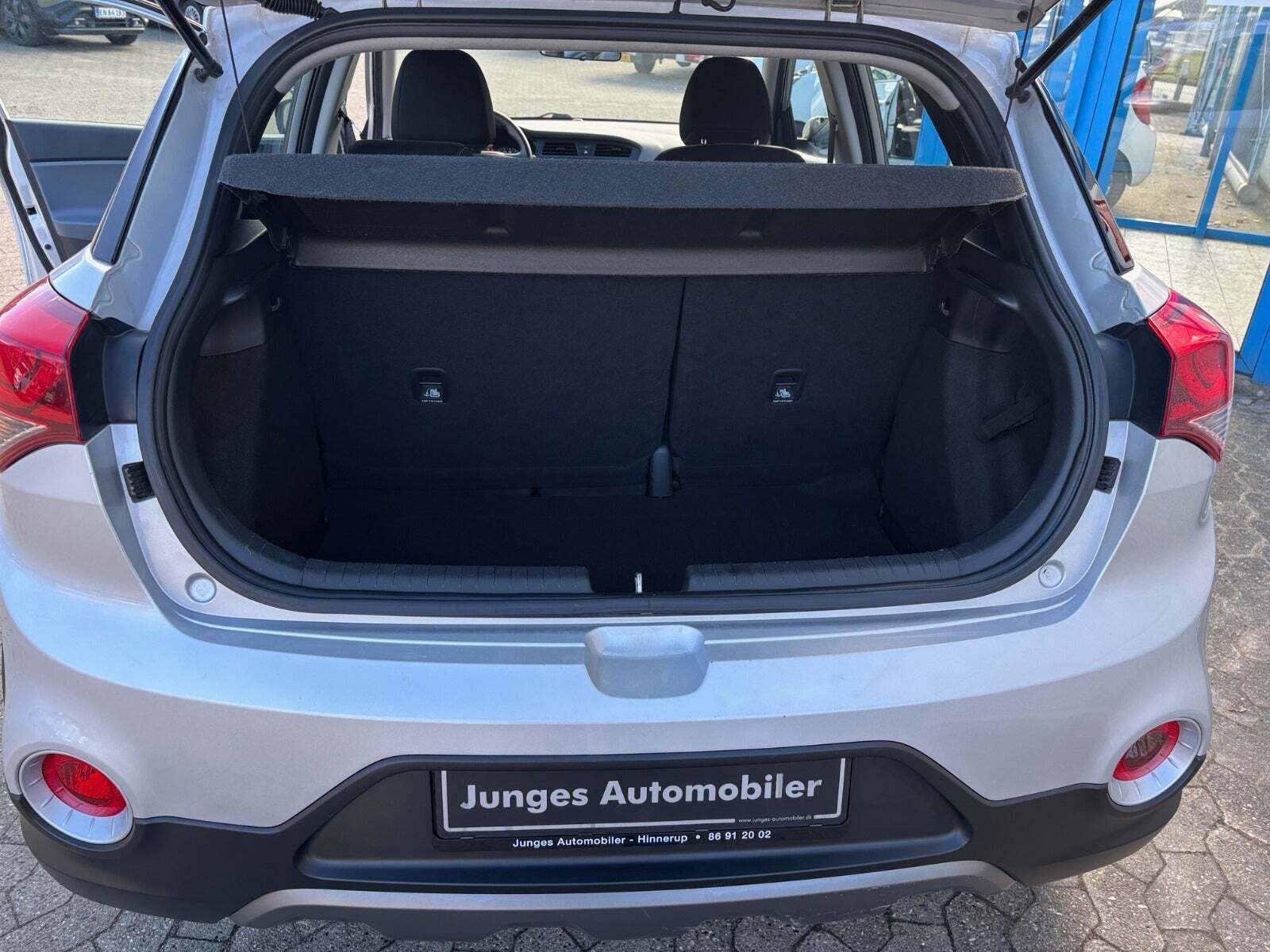 Sølv Hyundai i20 Active Cross fra 2016