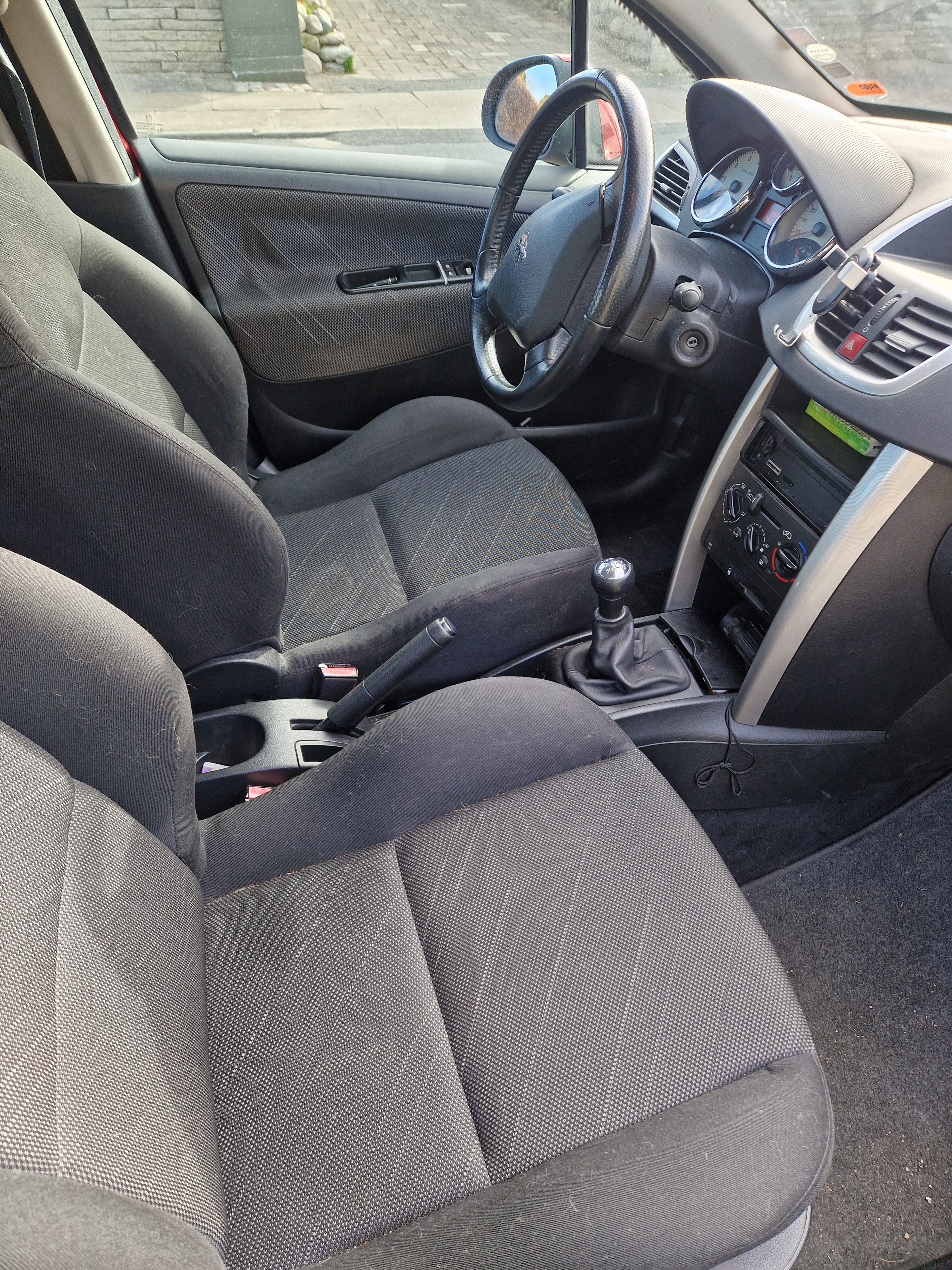 Peugeot 207 1,6 I 5 D