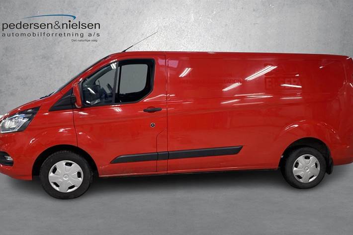 Rød Ford Transit Custom fra 2017