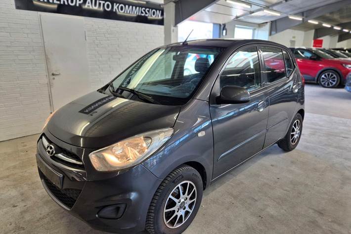 Grå Hyundai i10 fra 2011