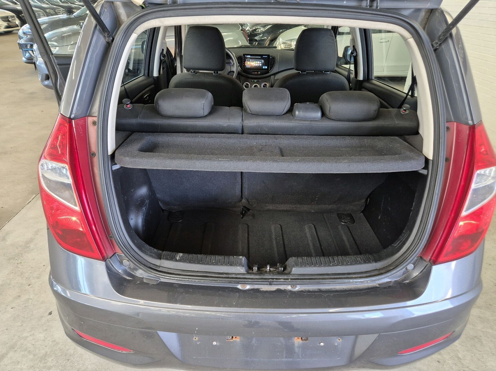 Grå Hyundai i10 fra 2011