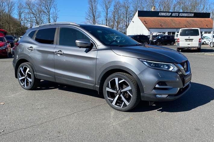 Sort Nissan Qashqai fra 2018