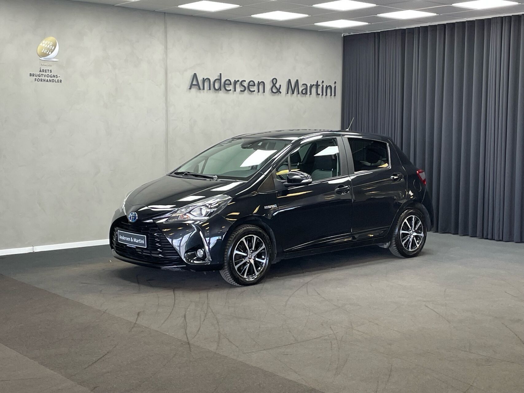 Toyota Yaris 1,5 Hybrid H2 Premium E-CVT 100HK 5d Trinl. Gear