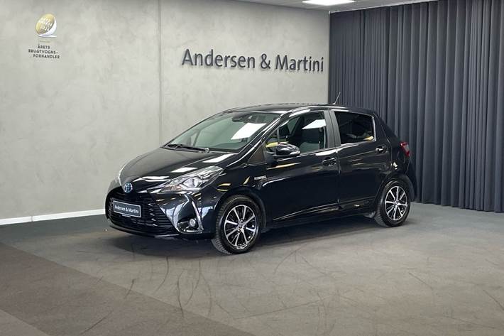Sort Toyota Yaris fra 2018