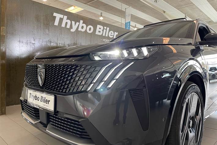 Grå Peugeot e-5008 fra 2025