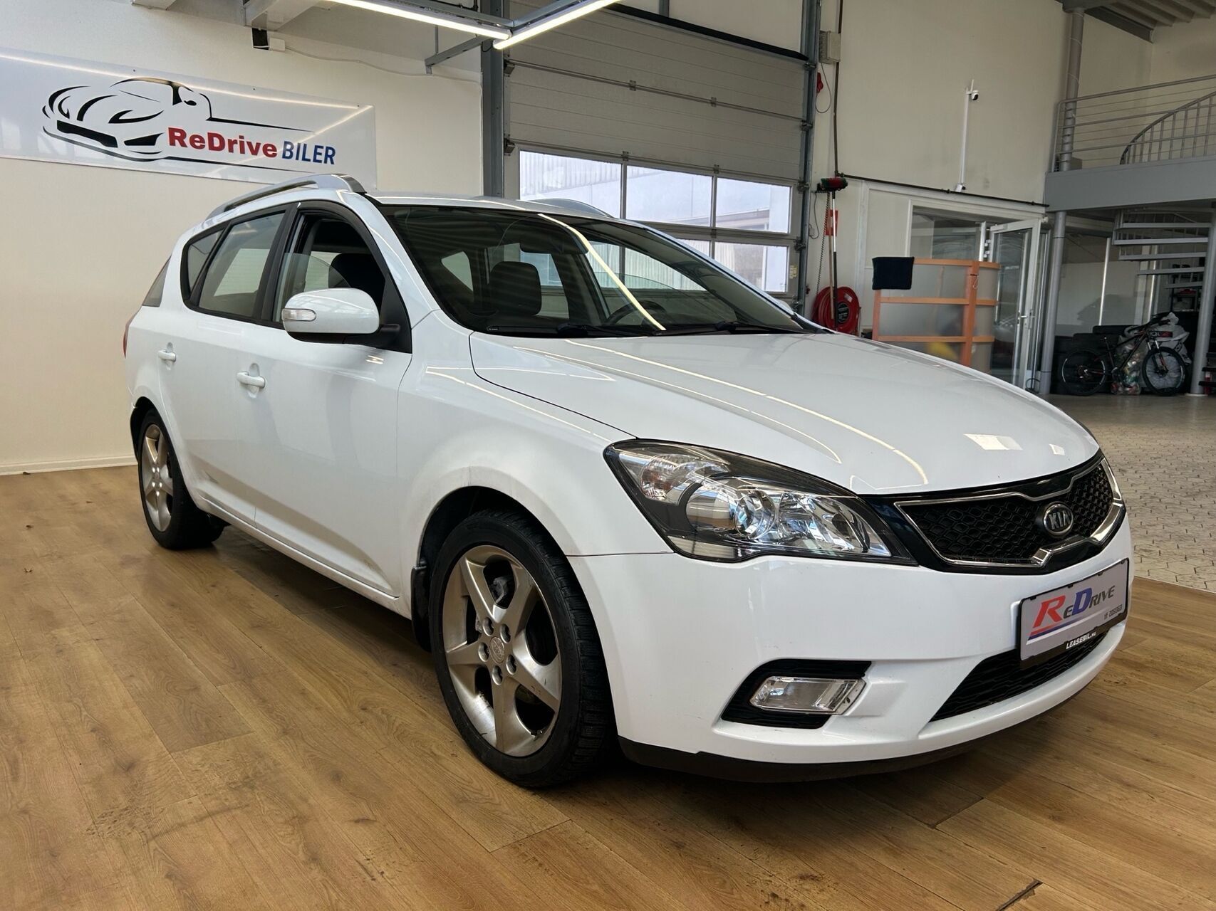 Hvid Kia Ceed fra 2010