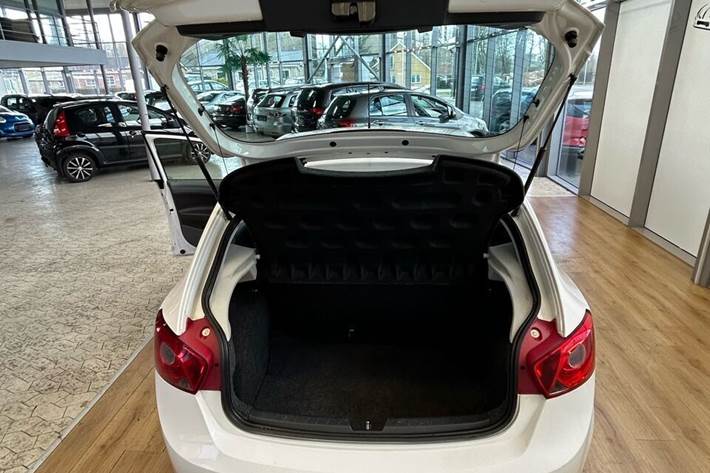 Hvid Seat Ibiza fra 2010