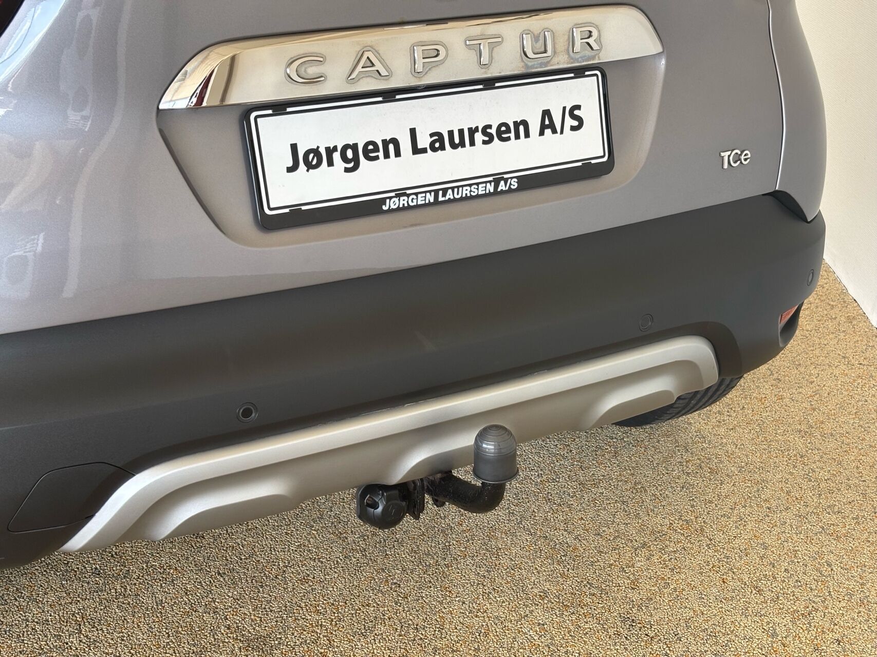 Grå Renault Captur fra 2017